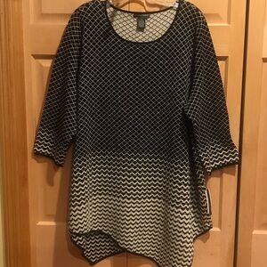 New Chelsea & Theodore Black and Cream Patterned Tunic